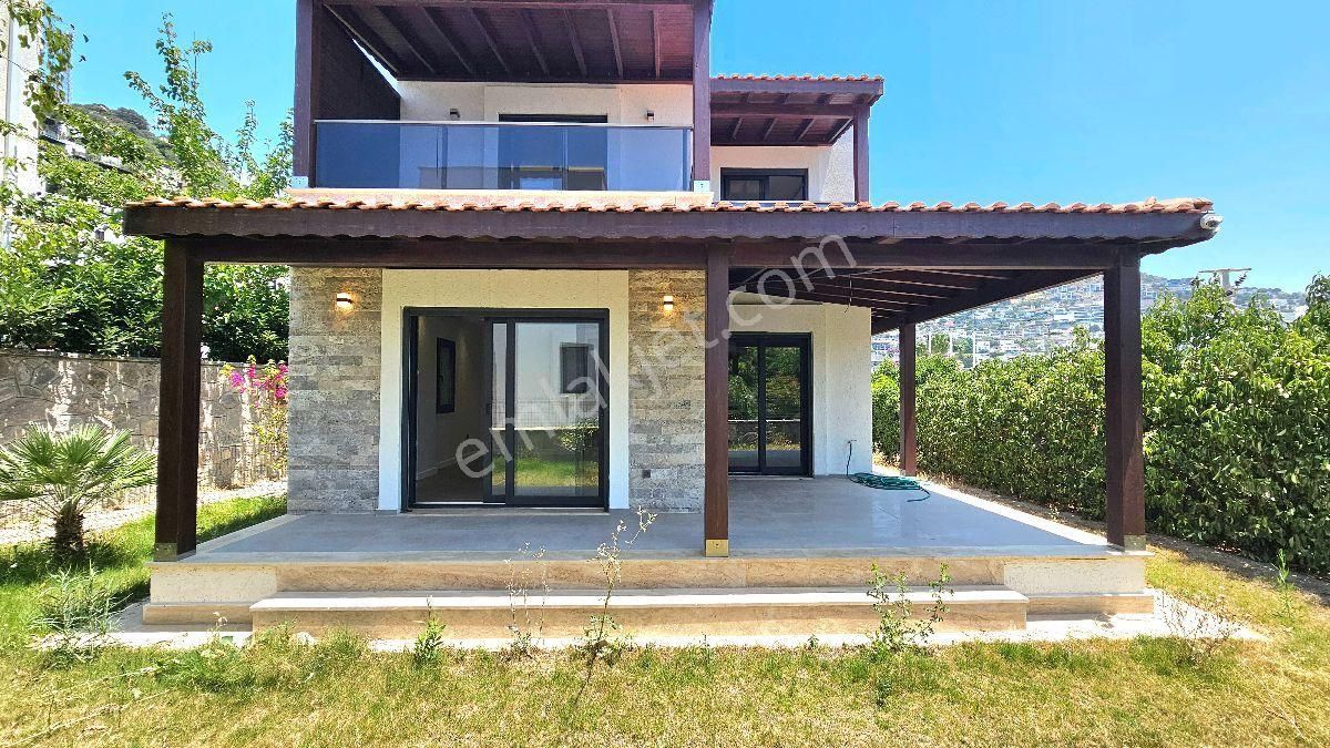 Bodrum Gümüşlükte Satılık Denize 200 Metre Mesafede 3+1 Müstakil Sıfır Villa - Görsel 3