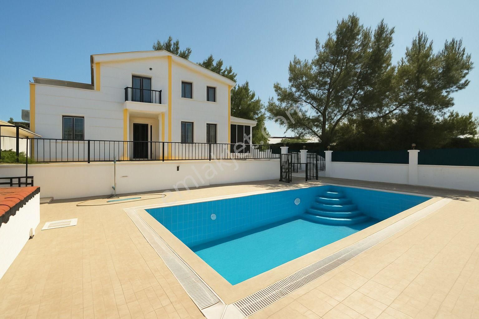 Didim Satılık Yeşiltepede 4+1 Havuzludoğa Manzaralı Eşyalı Villa