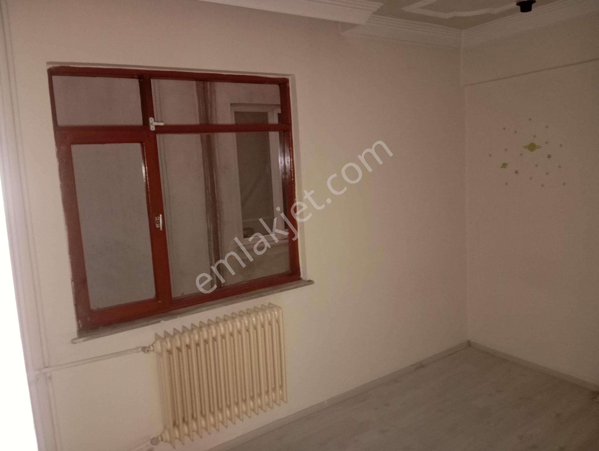 Emirsultan Mahallesinde 3+1 5, Kat Garajlı Isı Yalıtımlı Daire