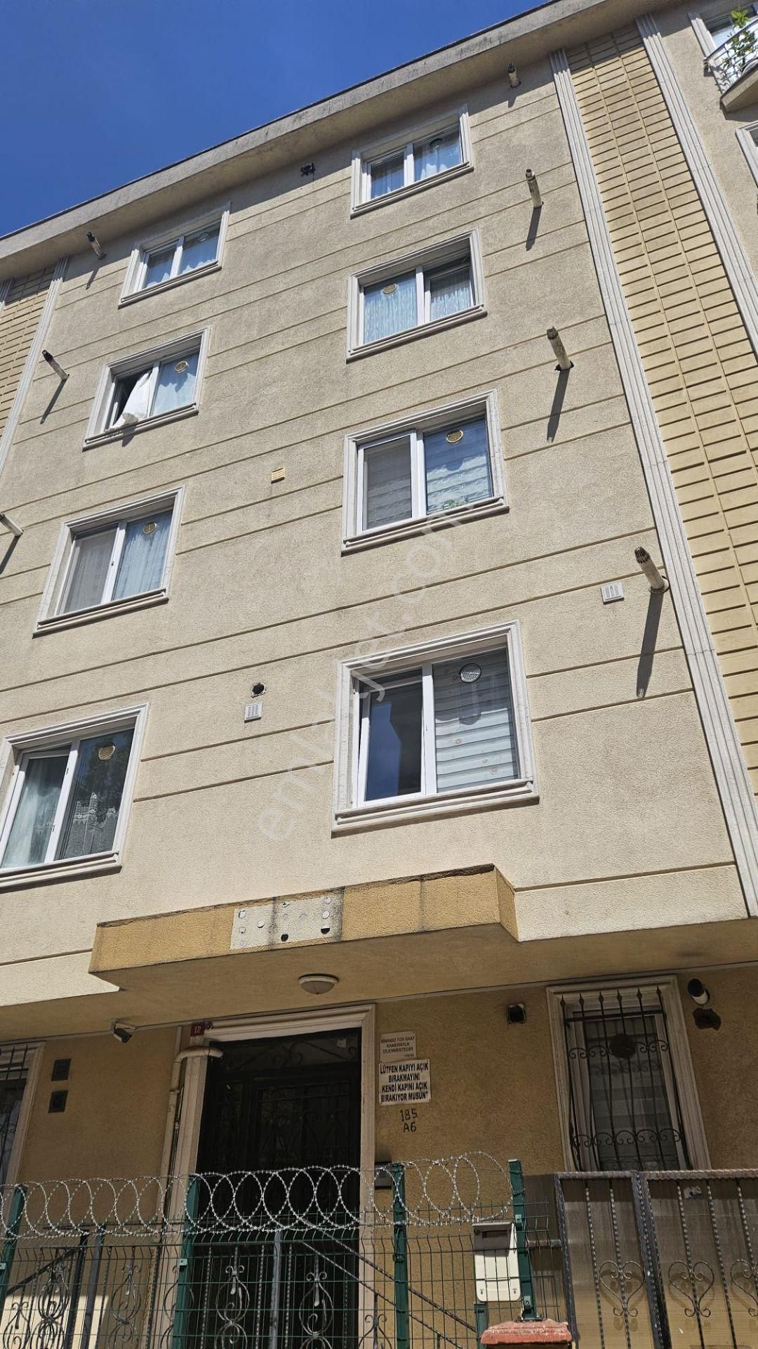 Çekmeköy Taşdelen Mah. 3+1 Arakat Açık Otoparklı ,iskanlı Arakat