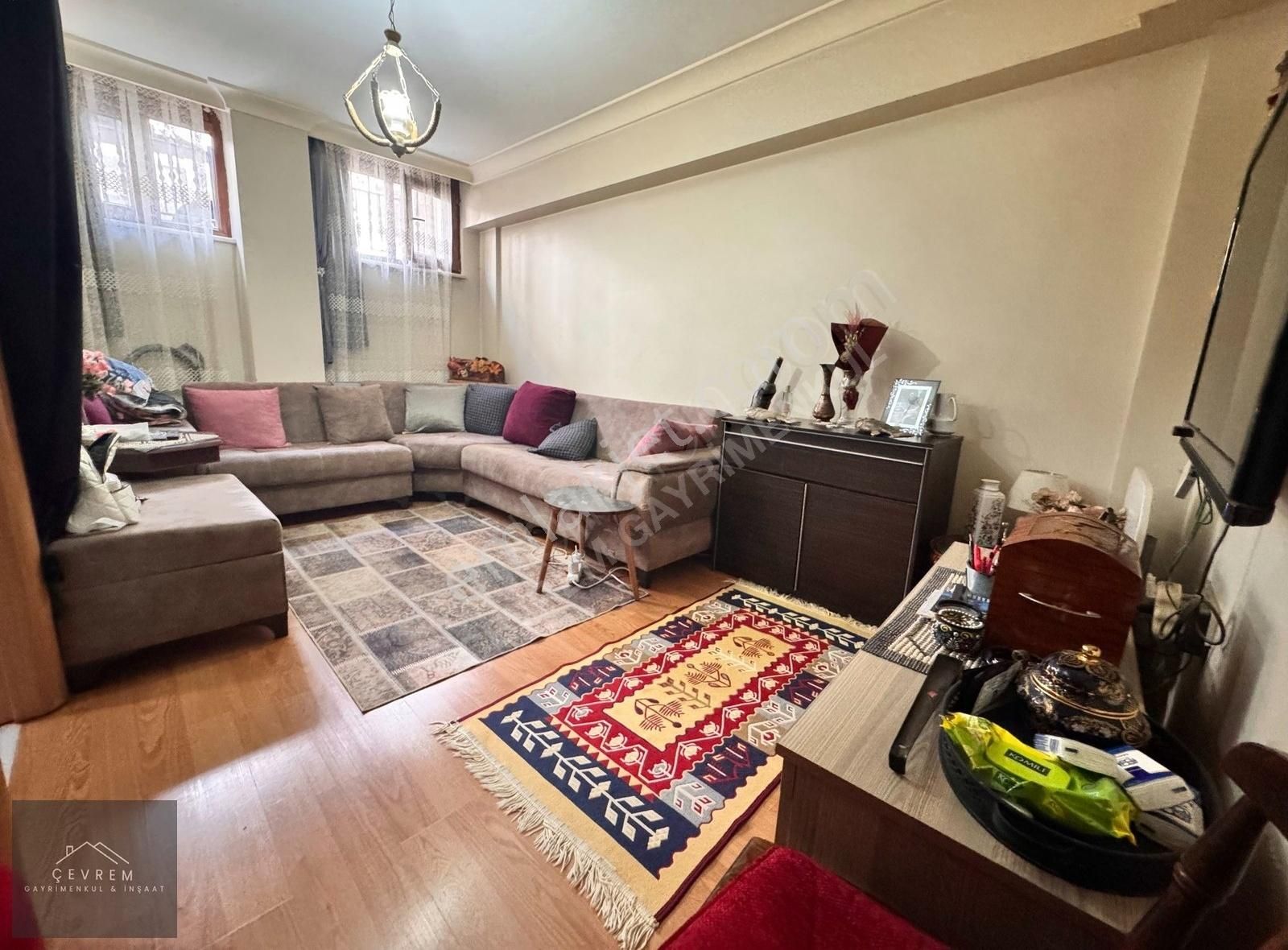 **çevrem** Yeşilova'da E5'e 5 Dk Mesafede Bahçeli 2+1 80m² Daire