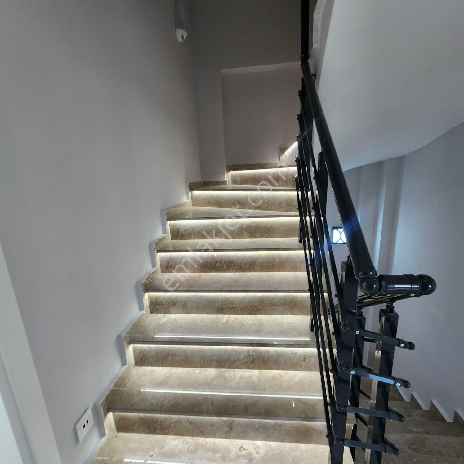 Didim Hisar Mahallesinde Tam Müstakil Takasa Açık Akıllı Villa - Görsel 16