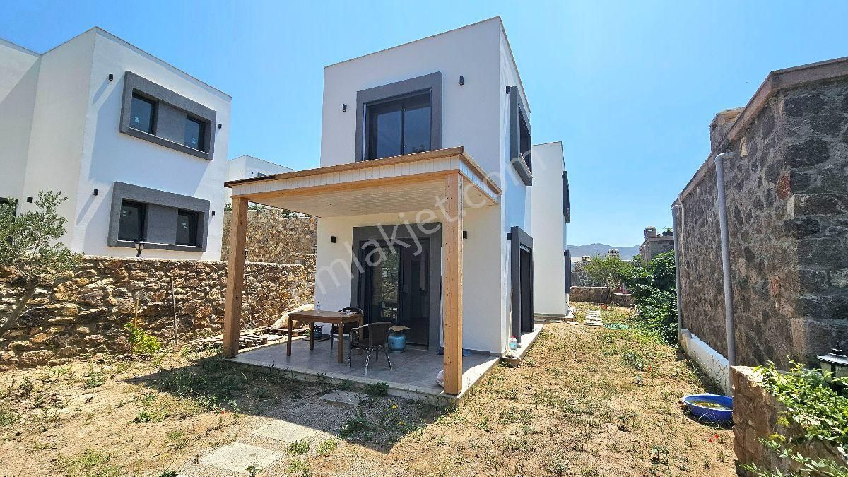 Bodrum Gümüşlükte Satılık Geniş Bahçeli 2+1 Sıfır Daire