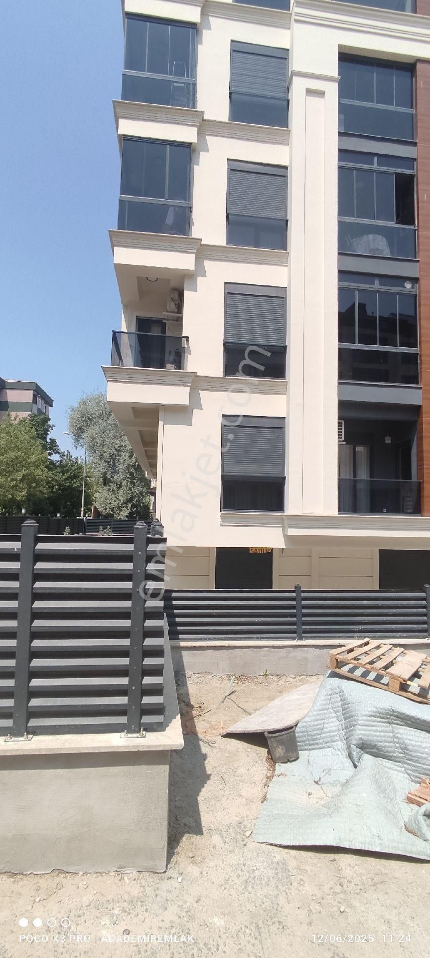 Satılık 2+1/düz Giriş Bahce Kullanışlı Sıfır Ömürkent Sitesi İcerisinde Daire Bahcelievler İst