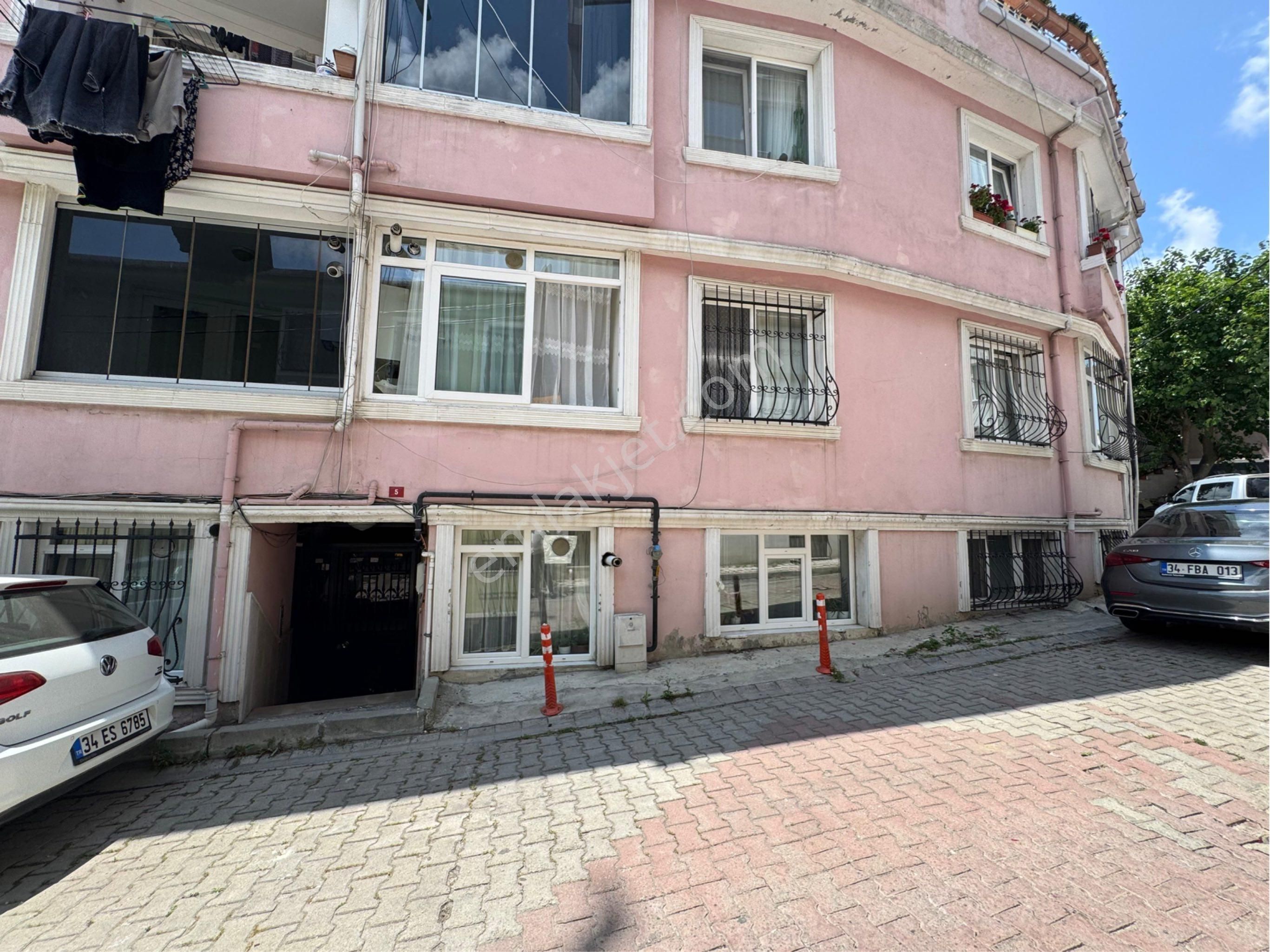Kemerburgaz'da Metroya Yakın Yatırımlık Fırsat 90 M² Net 3+1