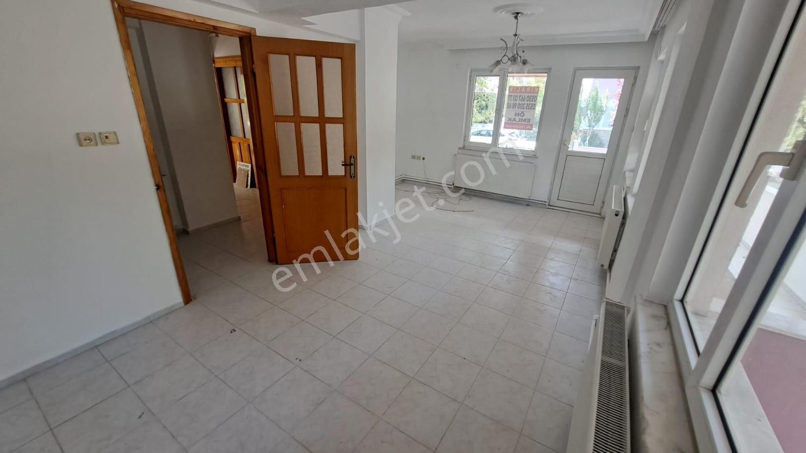 Burhaniye Yeni Mahalle Köşe Konumda Kiralık 3+1 Dubleks Daire!