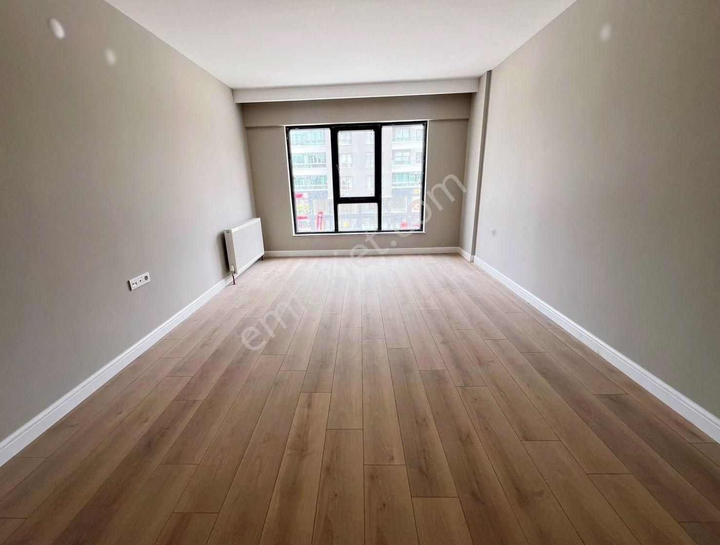 Yeşilova'da Site İçerisi Bağımsız Mutfaklı 2+1 Kiralık Daire