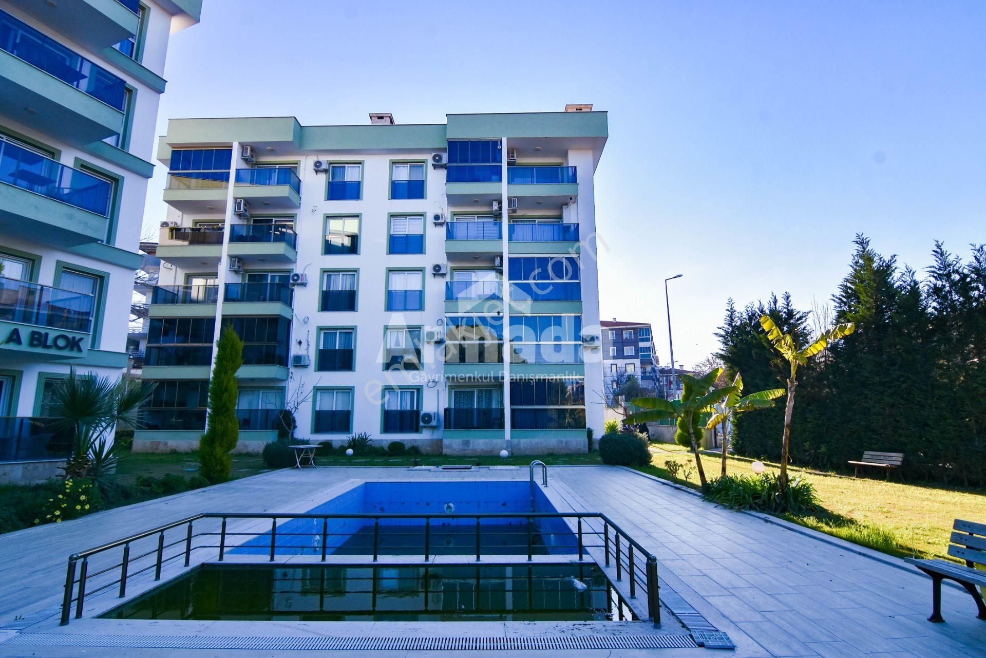 Kuşadası Otogar Arkasında Yeni Binada Satılık Eşyalı 1+1 Daire