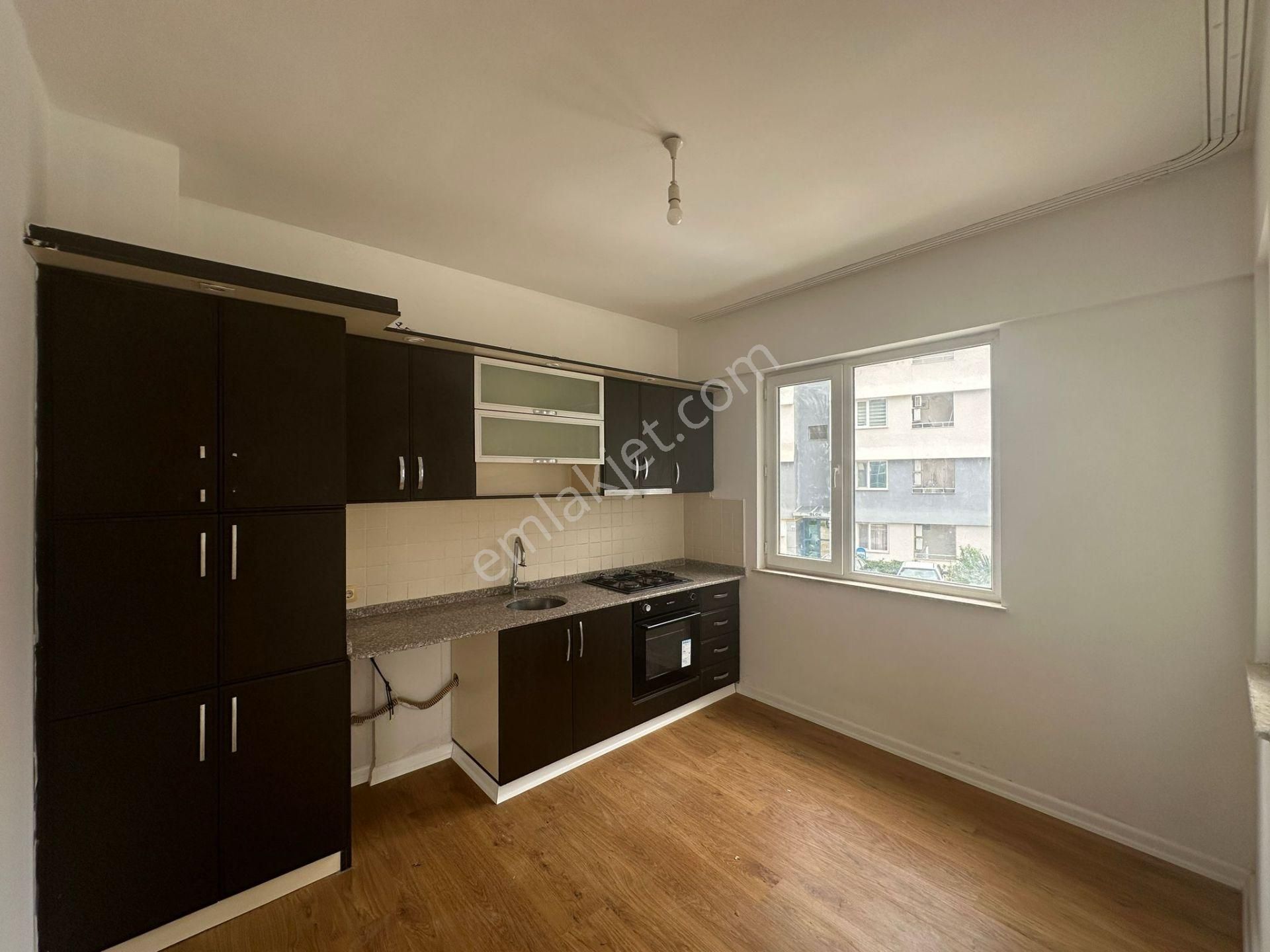 Sarısuda Havuzlu Kapalı Otoparklı Site İçi Kiralık 2+1 Daire