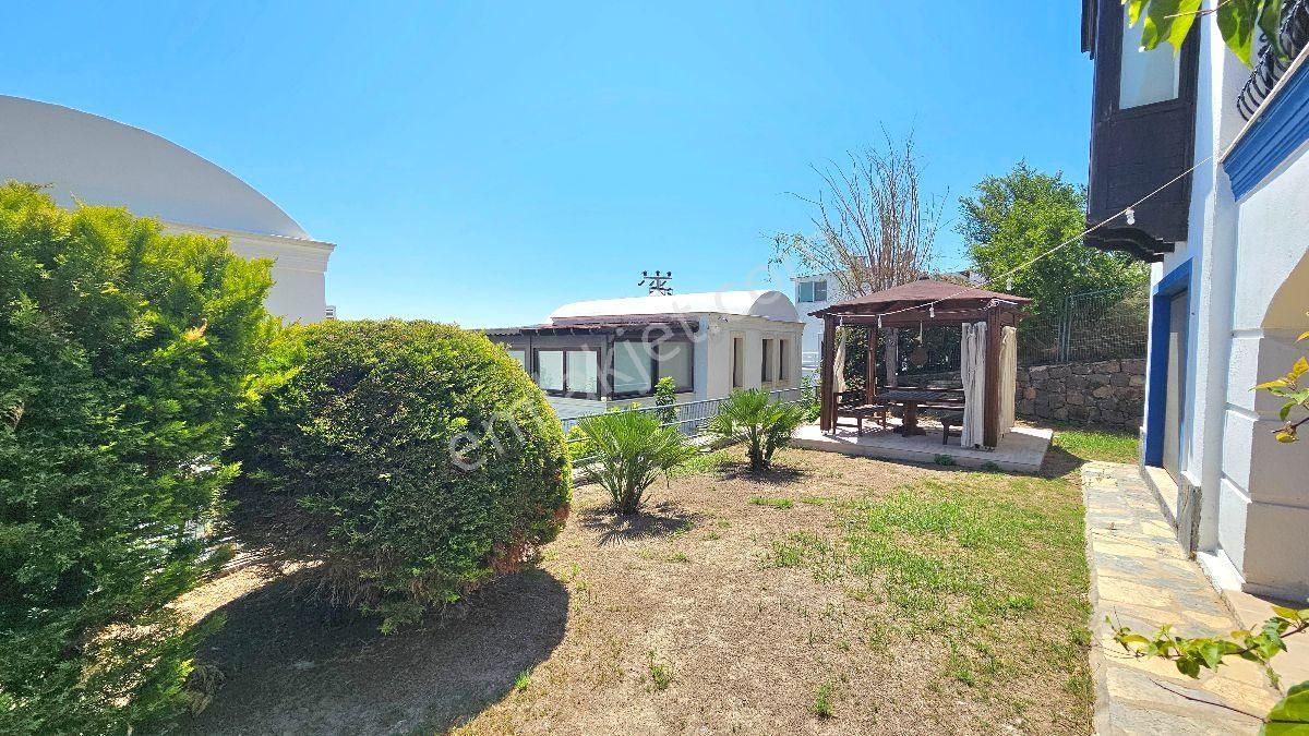 Bodrum Gündoğanda Satılık Özel Plajlı Sitede Deniz Manzaralı Bahçeli 4+1 Müstakil Villa - Görsel 4