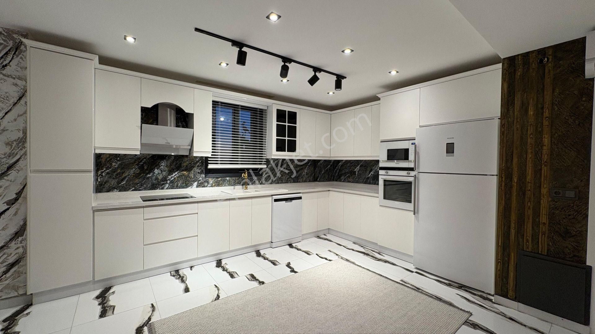 Didim 500 M2 Arsa İçinde 6+1 Sinema Odası Spor Odalı Ful Deniz Manzaralı Müstakil Villa Satışda - Görsel 9