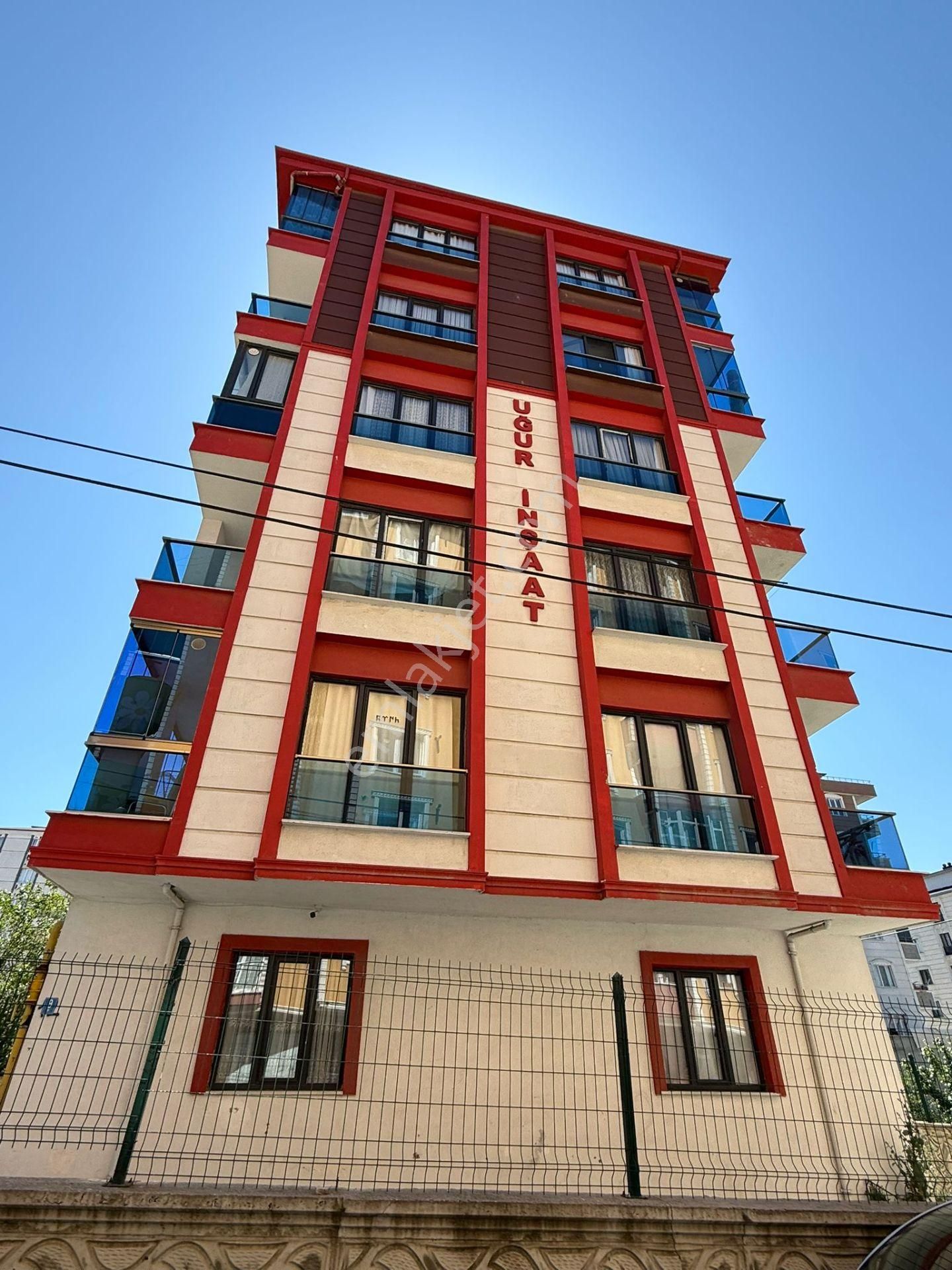 Akyüz Den; Merkezı Konumda Iskanlı Kombili Satılık 2+1 Giriş Daire