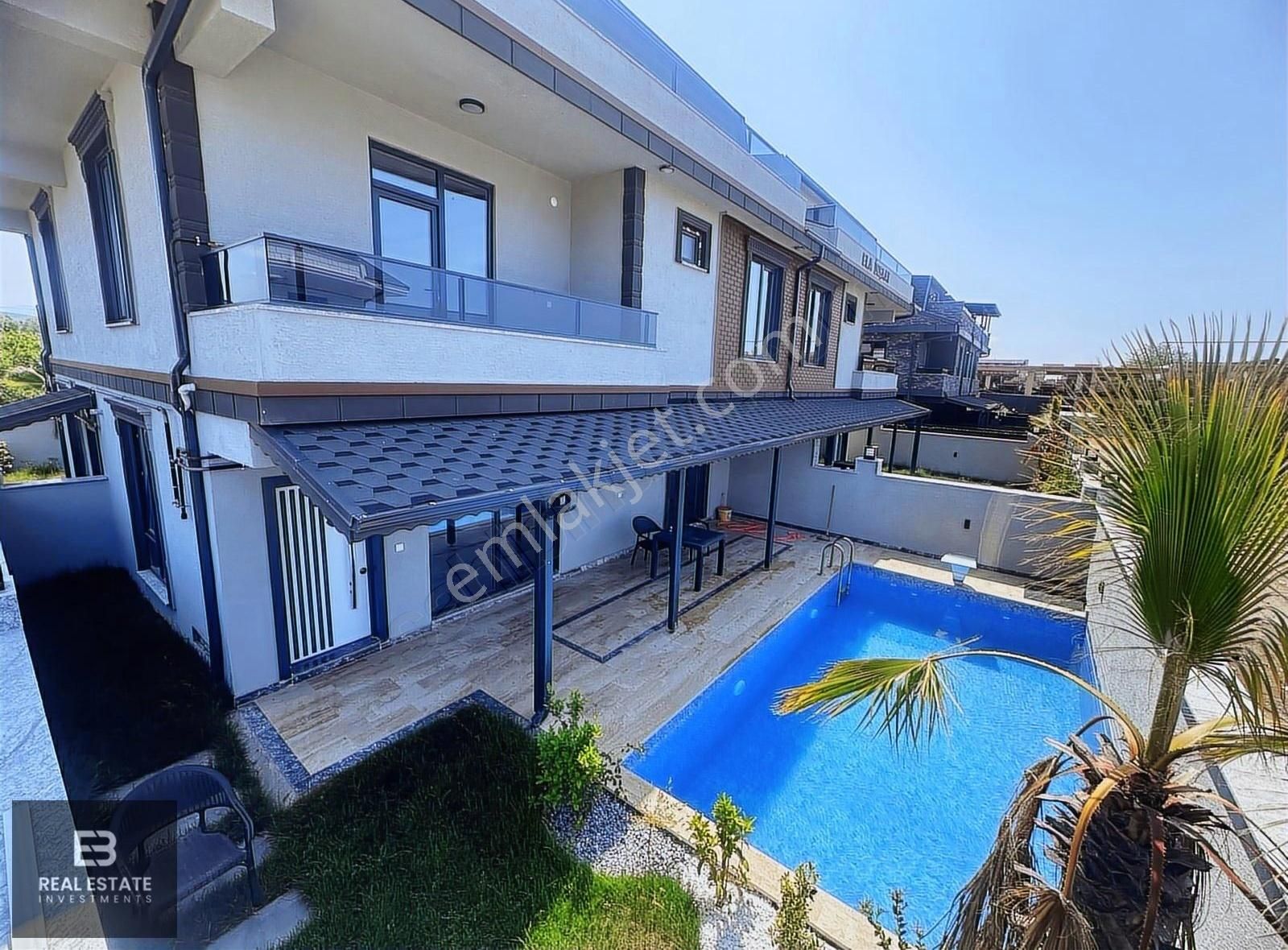 Sakarya Kocaali'de 4+1 Özel Havuzlu Saunalı Satılık Lüks Villa