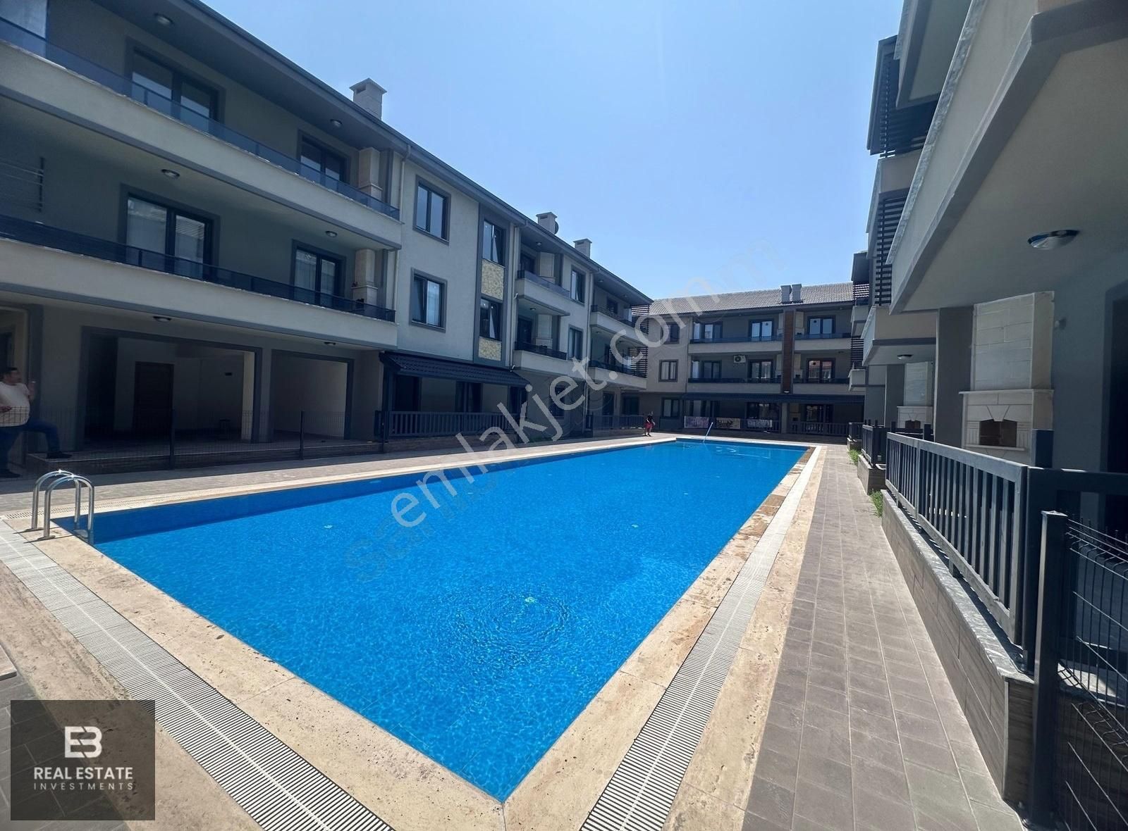 Sakarya Karasu'da 2+1 Havuzlu Site İçi Satılık Daire
