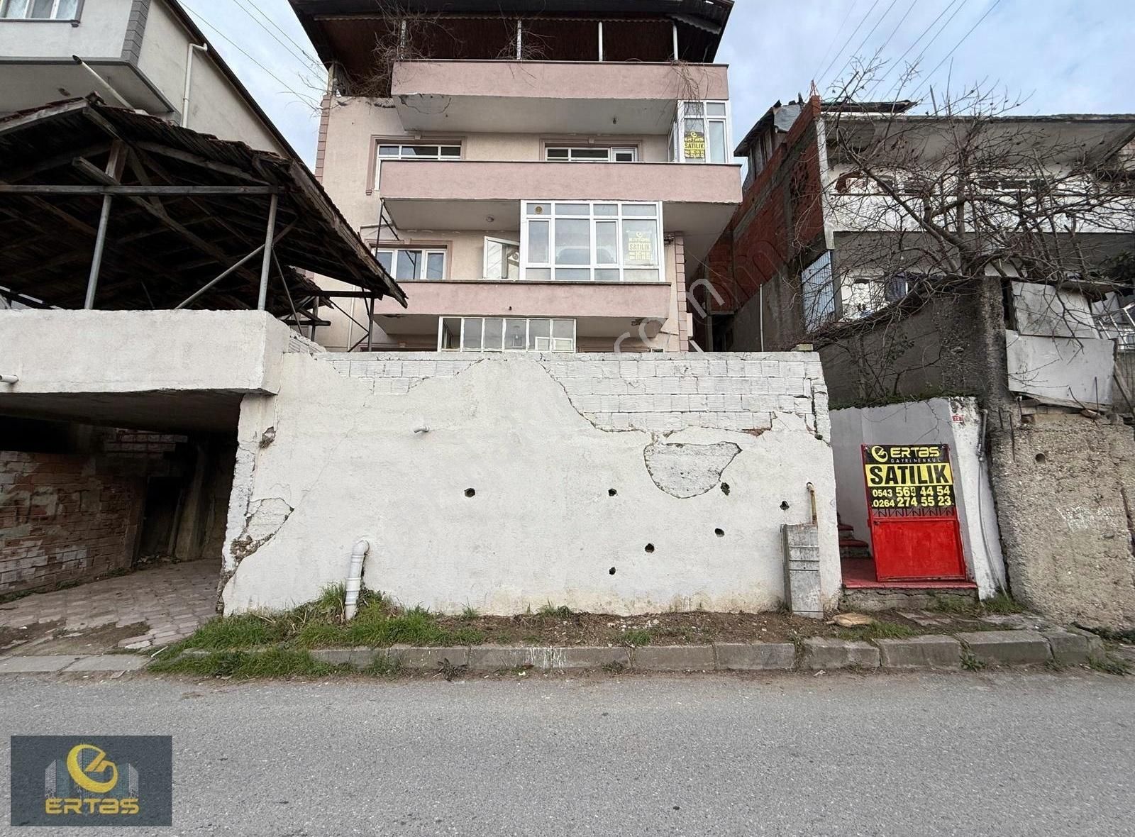 Sakarya Maltepe'de 264 M2 Arsa Ve 4 Katlı Satılık Bina