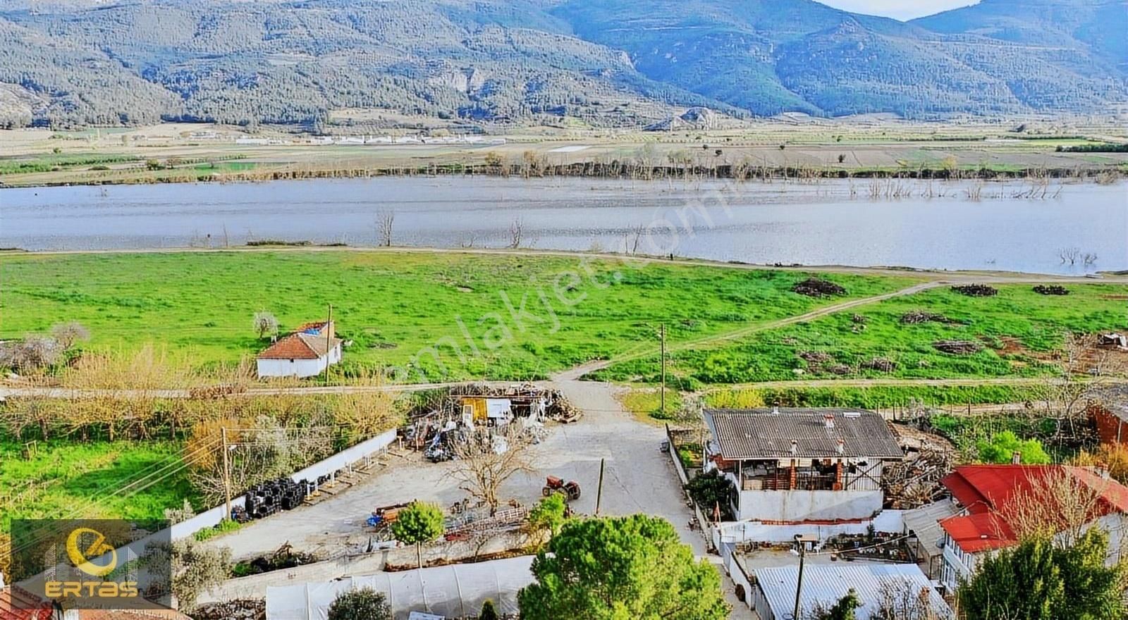 Pamukova Çardak'ta Sakarya Nehri Yakını 245 M2 Satılık Arsa