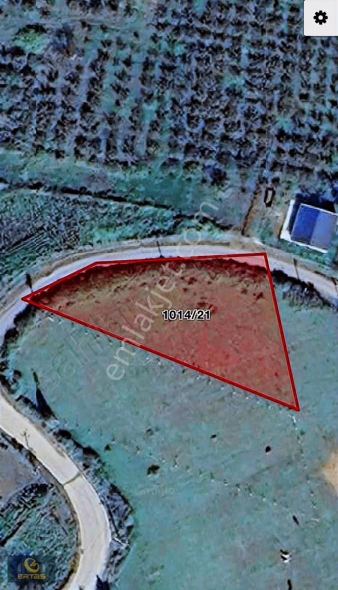 1300 M2 70 M Yol Cepheli Arsa