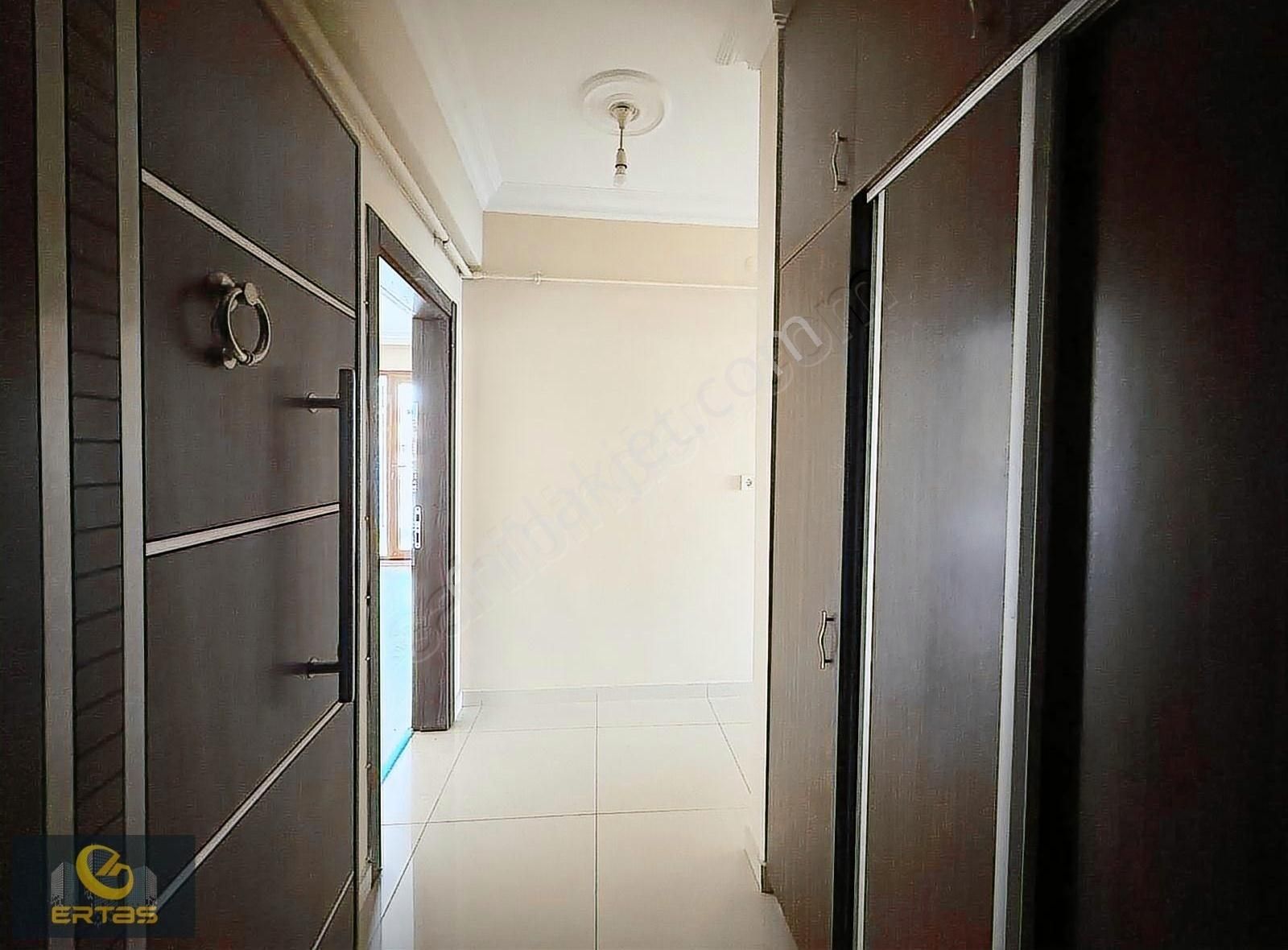 Yazlık'ta Ana Cadde Üzerinde 3+1 145 M2 Dubleks Daire