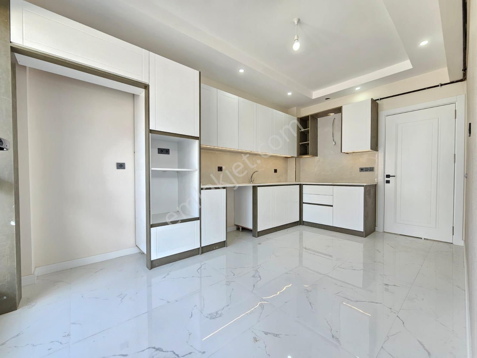 Denizli Şemikler'de 2+1 120 M2 Muhteşem Konumda Fırsat Son Lüks Daire