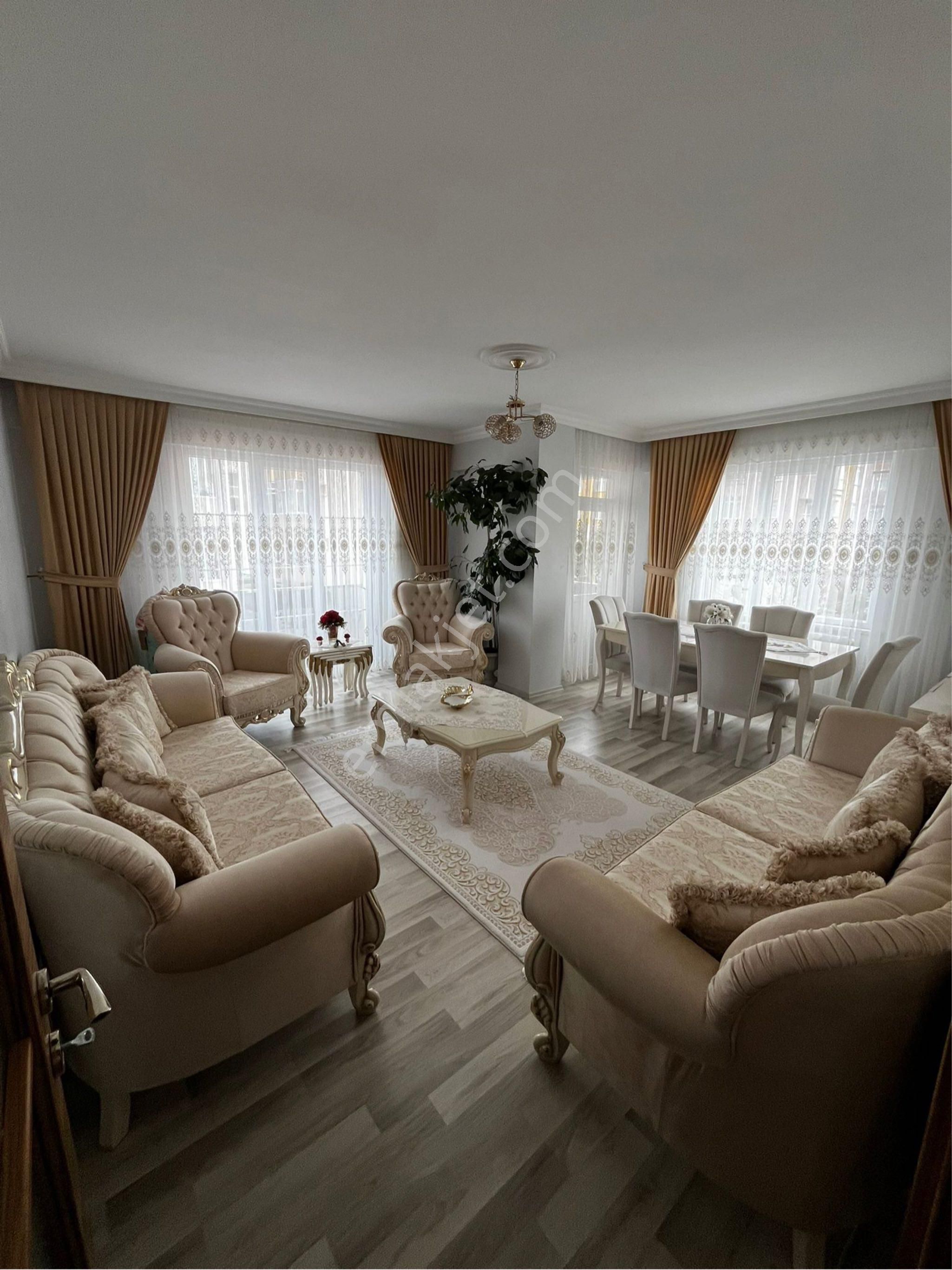 Çerkezköy Fevzi Paşada 3+1 155 M2 Ara Kat İskanlı Asansorlu Ara Kar Süper Lüks Satılık Daire