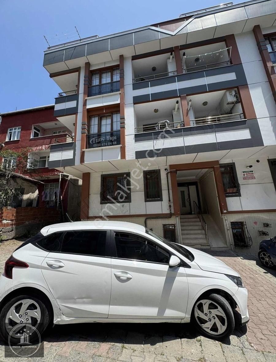 Cuma Pazarı Mevkinde Satılık Ön Cephe Ara Katı Daire