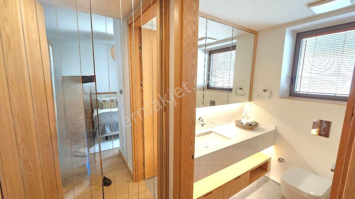Bodrum Yalıkavakta Satılık Denize Sıfır Özel Plajlı Sitede Deniz Manzaralı Bahçeli 3+1 Villa - Görsel 26