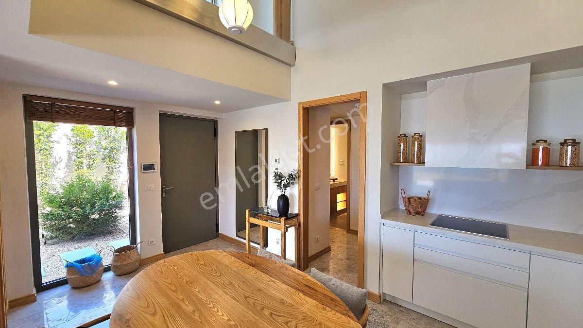 Bodrum Yalıkavakta Satılık Denize Sıfır Özel Plajlı Sitede Deniz Manzaralı Bahçeli 3+1 Villa - Görsel 14
