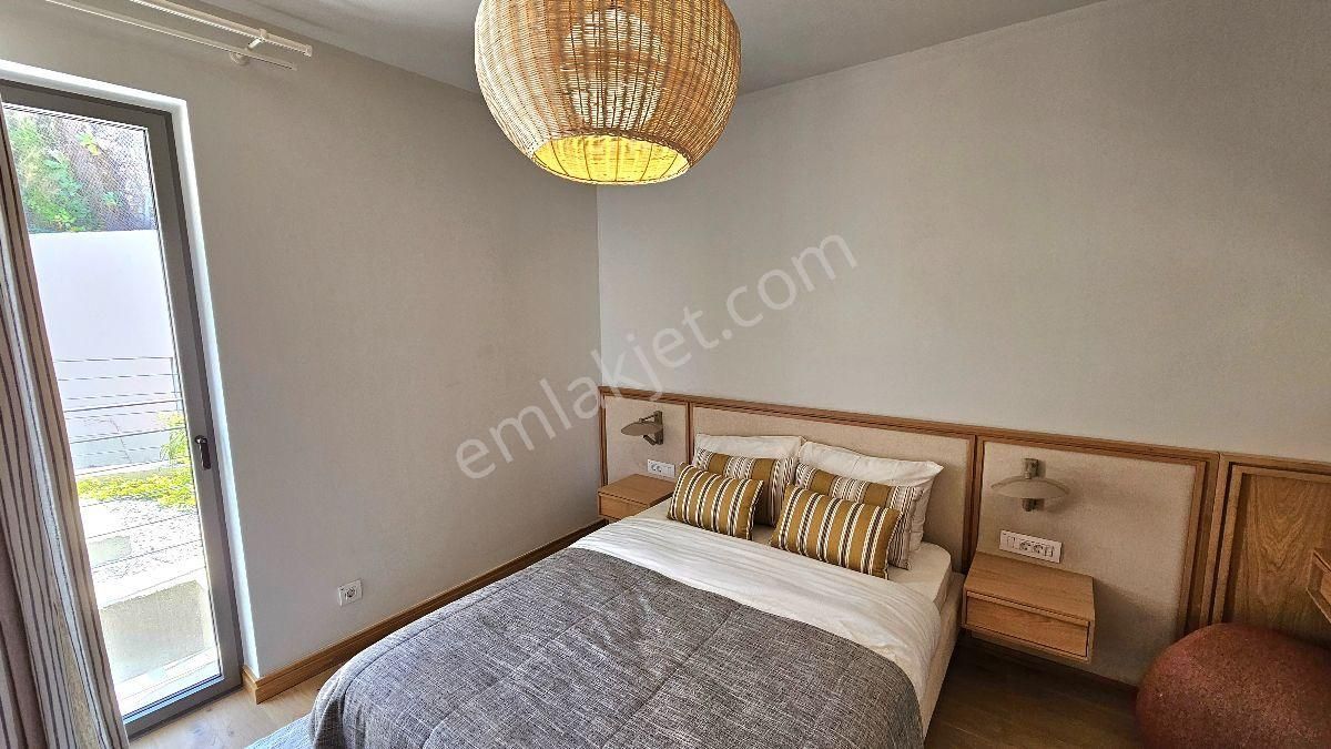 Bodrum Yalıkavakta Satılık Denize Sıfır Özel Plajlı Sitede Deniz Manzaralı Bahçeli 3+1 Villa - Görsel 22