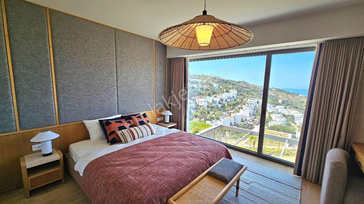 Bodrum Yalıkavakta Satılık Denize Sıfır Özel Plajlı Sitede Deniz Manzaralı Bahçeli 3+1 Villa - Görsel 30