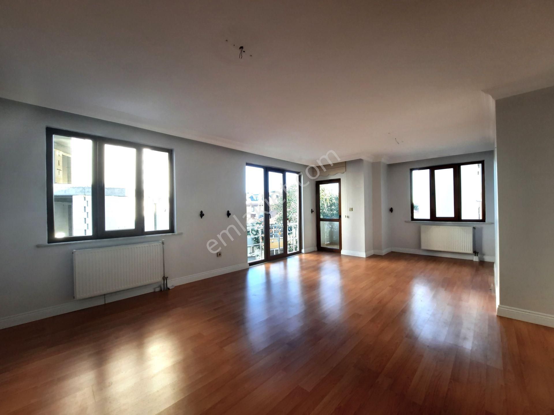 Gayrettepe Merkezde Genç Binada Lüks 2+1 90 M2 Kombili Asansörlü Klimalı Yenilenmiş Ferah Daire