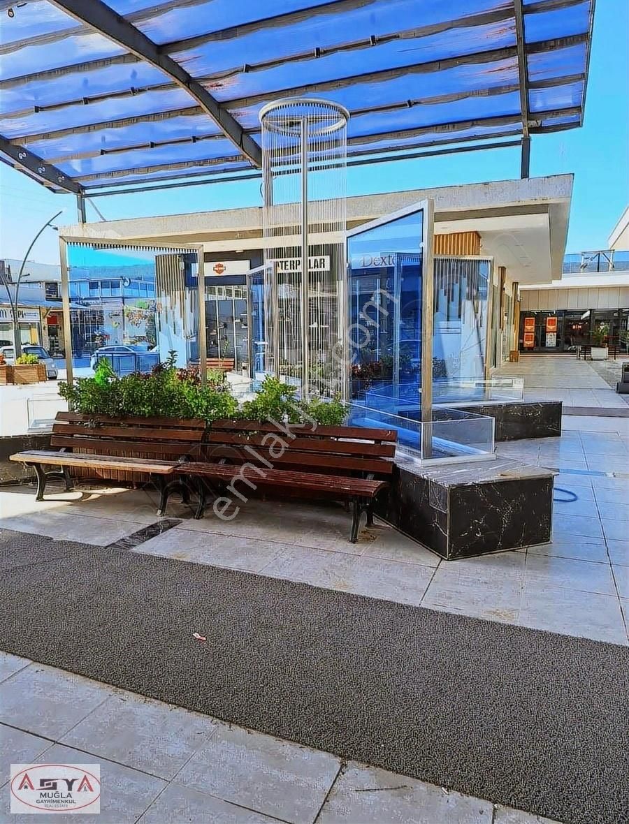 Muğla Merkez Avm 'de Satılık İsyeri