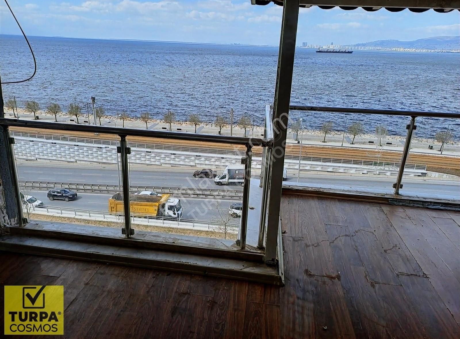 Deniz Manzaralı 2+1 Yalı Dairesi Asansörlü Doğalgazlı Çift Cephe