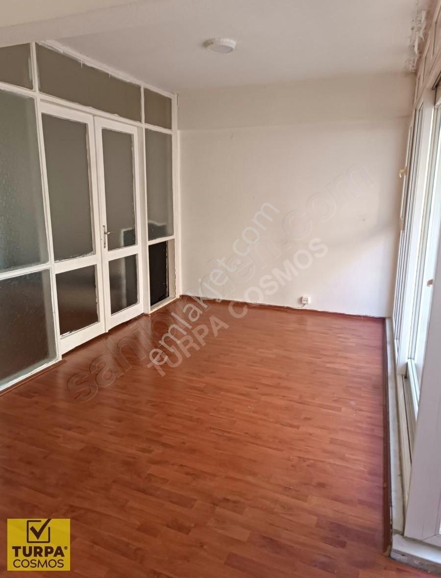 İzmir Yeşilyurt Kültür Merkezi Yakını 3+1 Kiralık Daire