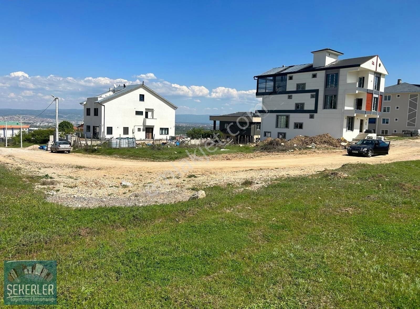 Şekerlerden İnegöl Yeniceköyde Satılık İmarlı Arsalar