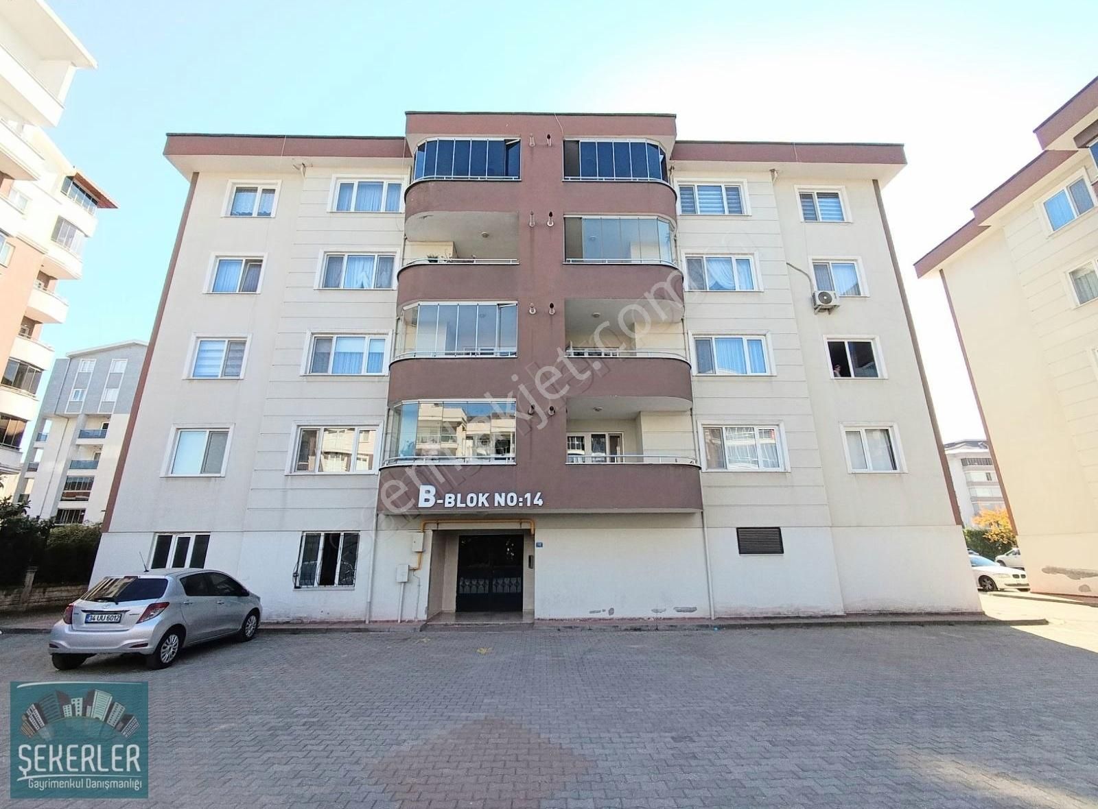 Şekerlerden Özlücede Kültür Koleji Yanında 5+1 Dublex Daire