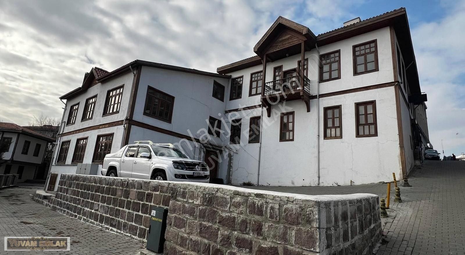 Ankara Hamamönünde Satılık Tarihi Konak Güney Cephe