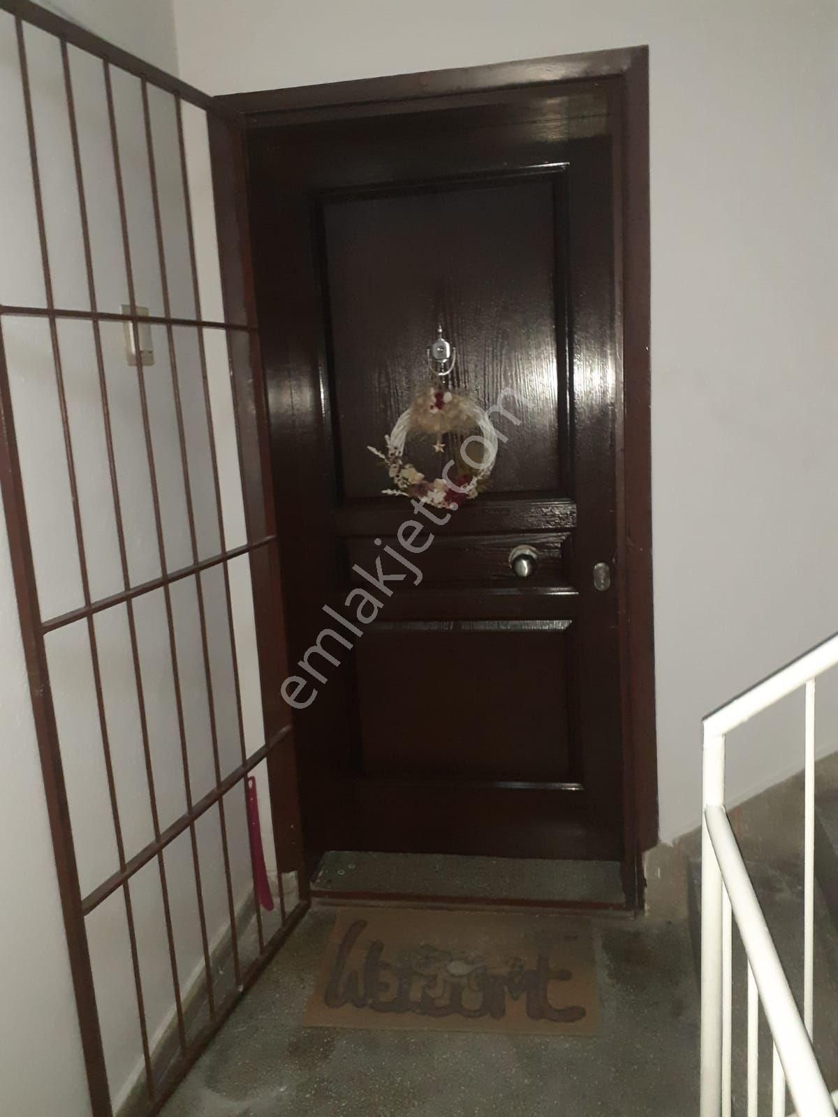 Balçova Onur Mah.içi Yapılı Ara Kat Satılık Daire