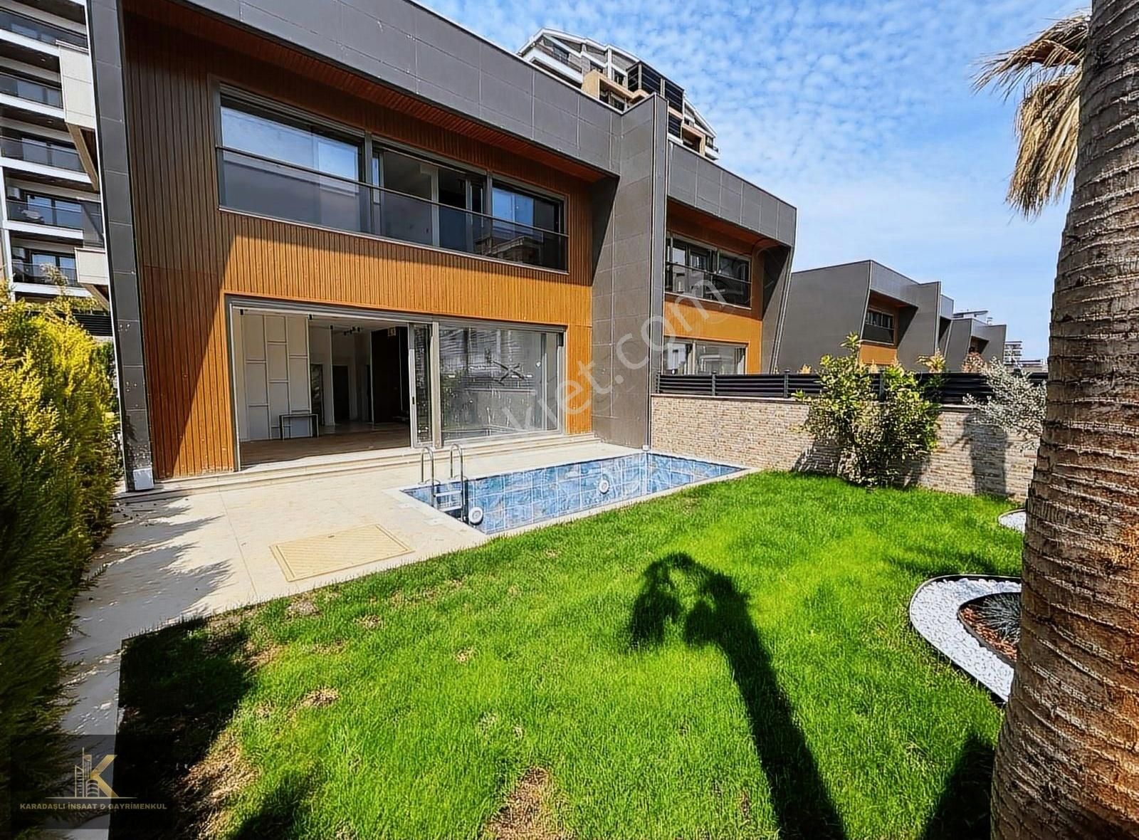 Altıntaş Bölgesinin En Gözde Sitesine Ultra Lüks 4+1 Villa