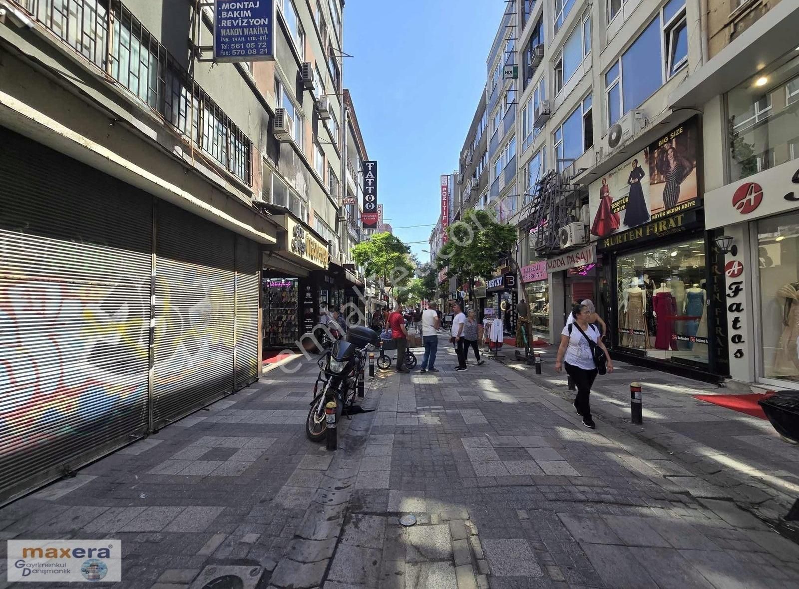 Marmaraya Yakın Ön Cephe (meydana Bakmakta) İş Hanı Katı 15m2