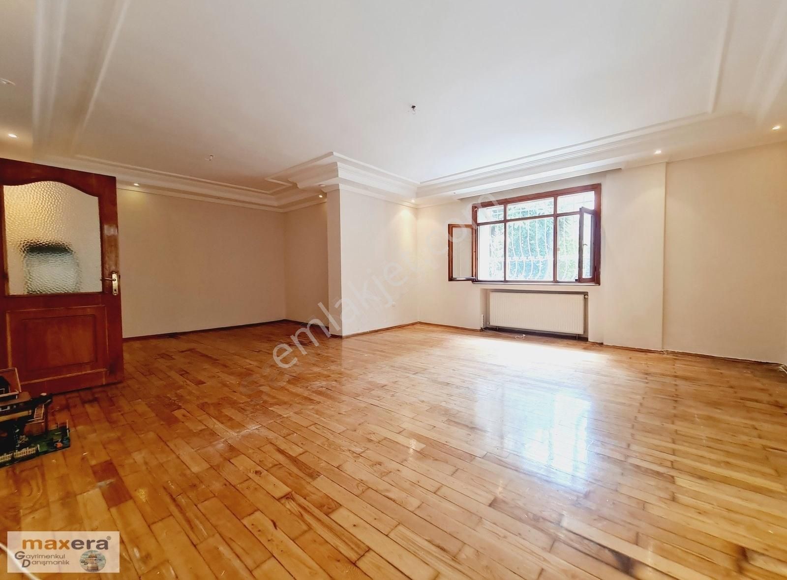 Zuhuratbabada 97 Yapımı Genç Binada 250m2 5+1 Ters Dubleks