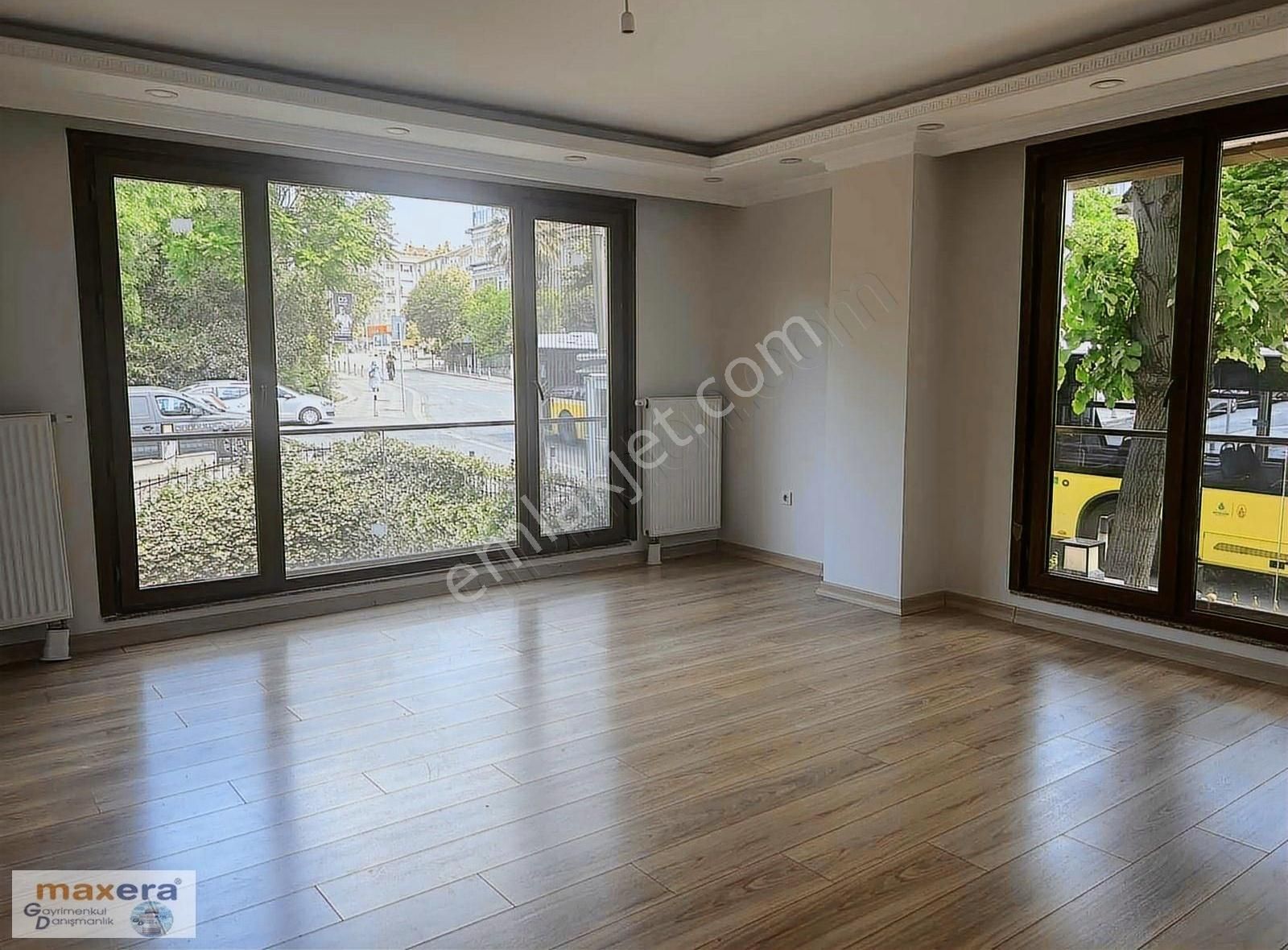8 Yıllık Binada Yüksek Giriş Balkonlu Ön Cephe 2+1 Kiralık Daire