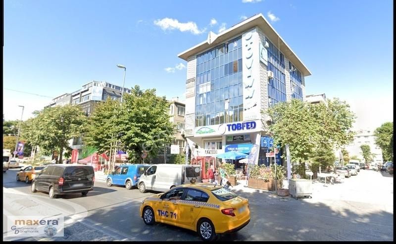 İncirli Caddesi Üzerinde Asansörlü 150m2 3+1 Ön Cephe Ofis Büro