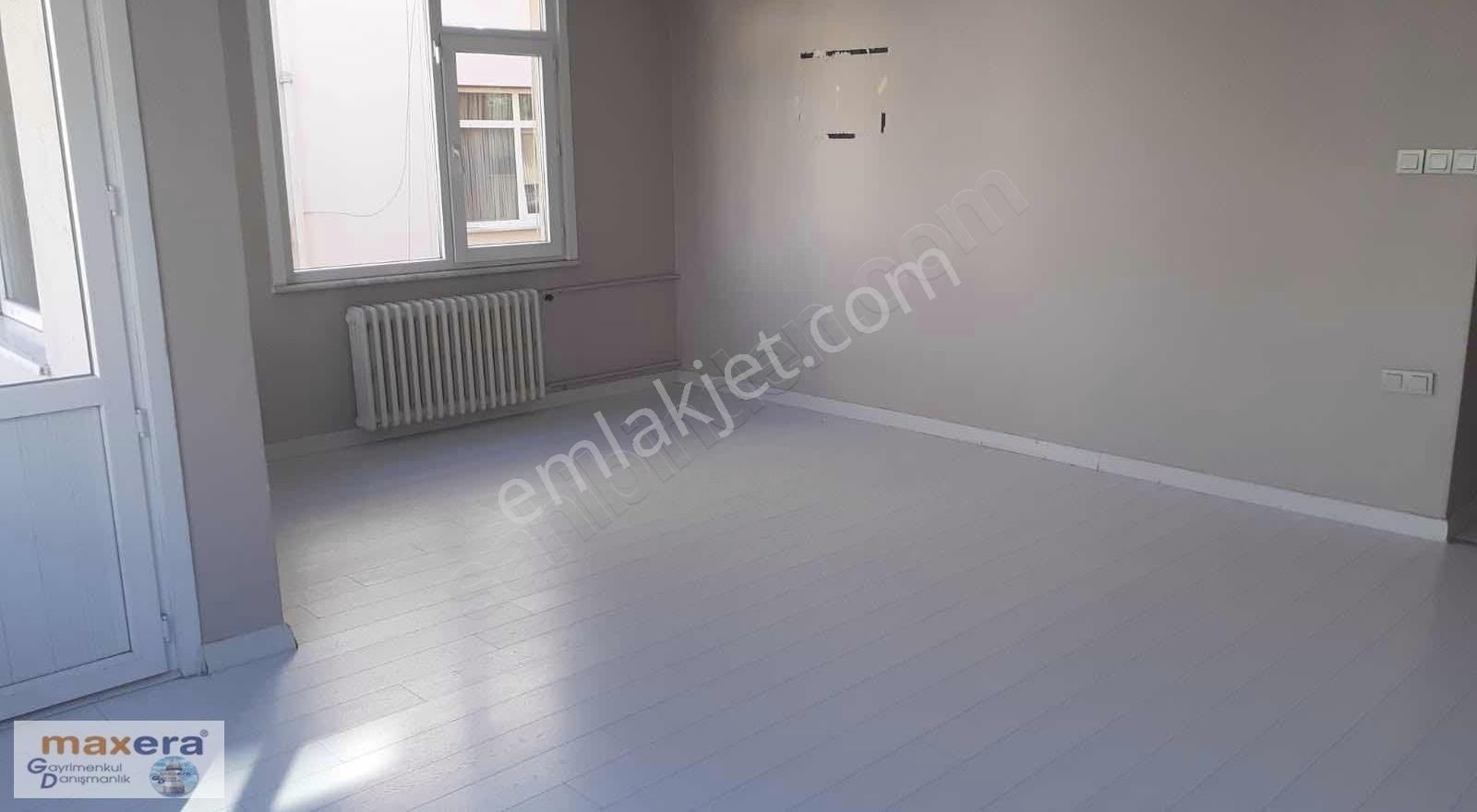 Bakırköy İncirli Cad. Yakın 3.kat 130m2 3+1 (işbankası Karşısı)