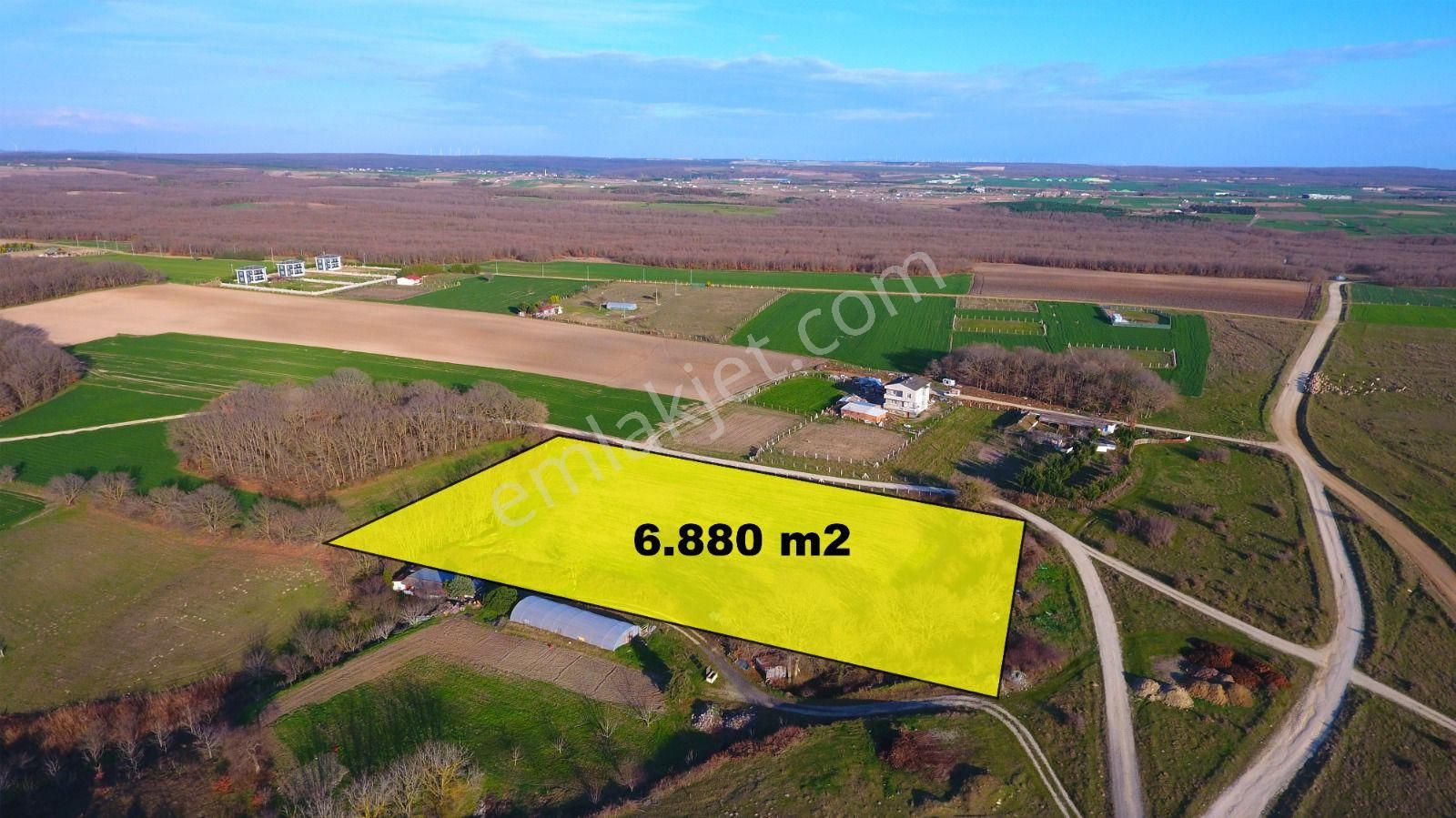 Ege Gayrimenkulden Büyükçavuşluda 6880 M2 Tarla