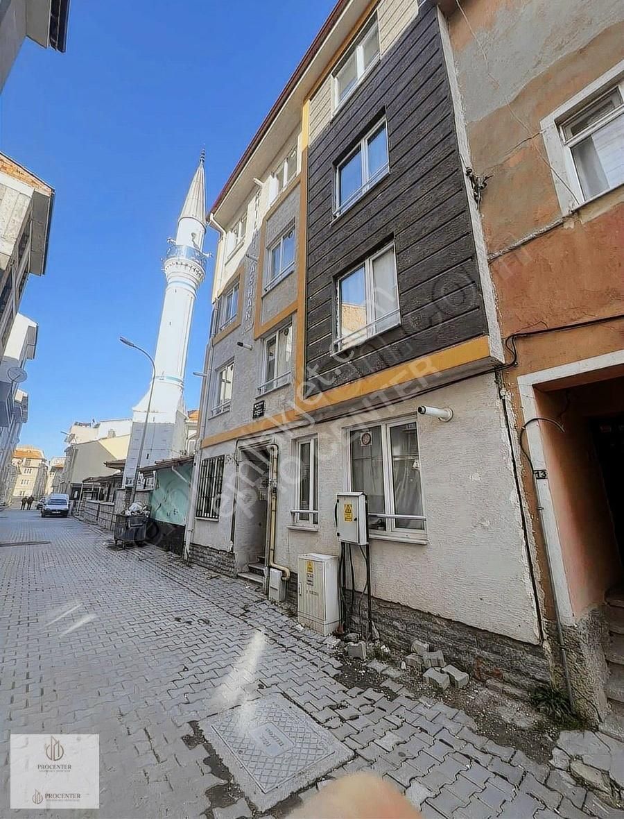Meydanda Arakat 1+1 Eşyalı Daire