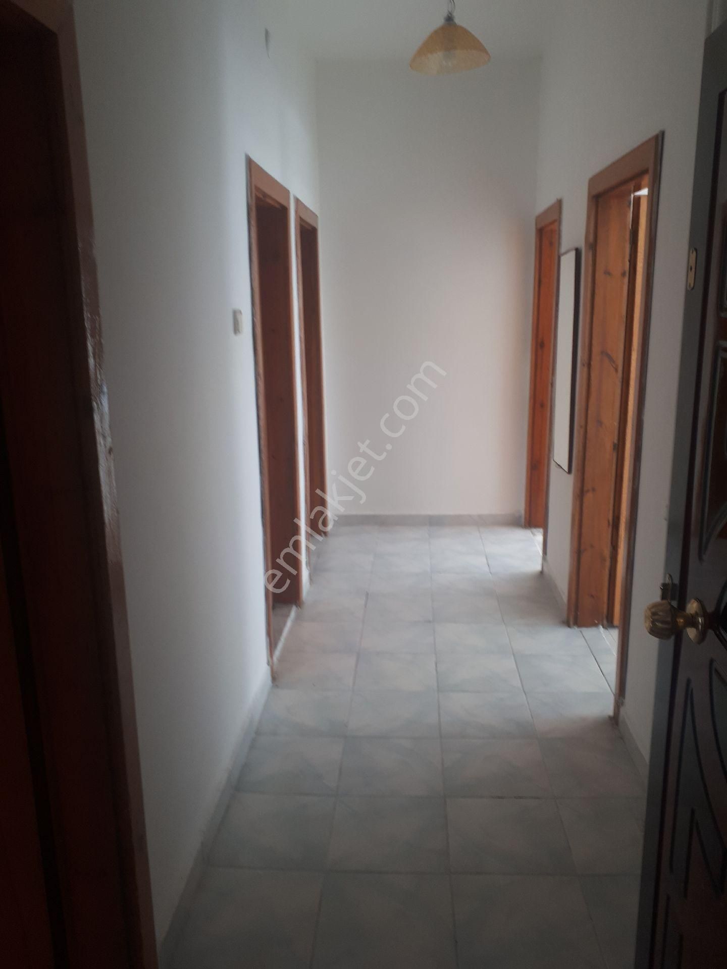 Sahibinden Aşıkpaşa Mah. Karlıoğlu Cami Yakını 3+1