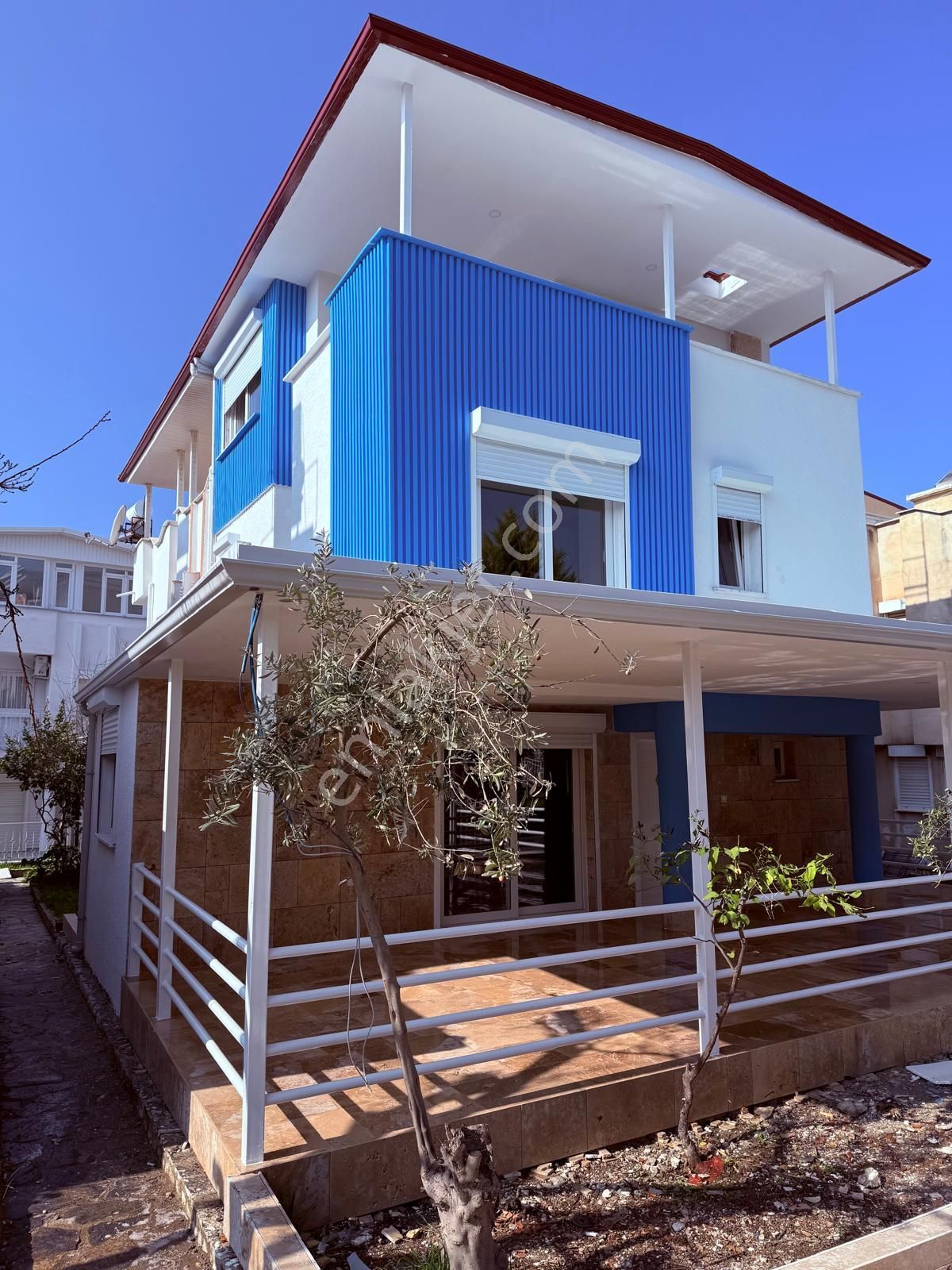Didim Efeler Mahallesinde Satılık 4+1 Site İçinde Bahçeli Villa
