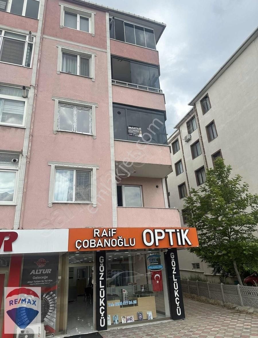 Lüleburgaz E5 Üzerinde Re/max Ekinox'tan Satılık 2+1 Daire &ofis