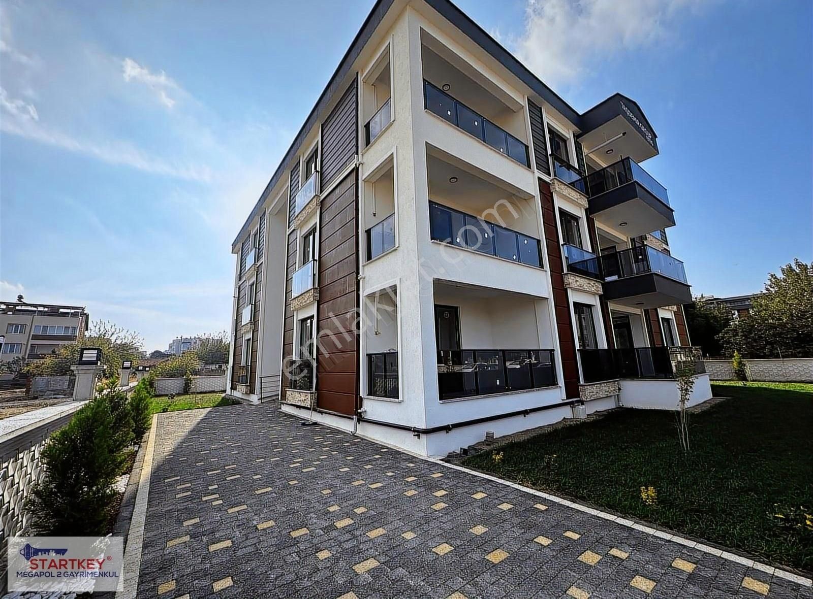 Burhaniye Bahçelievlerde Sıfır 2+1 Lüx Daire