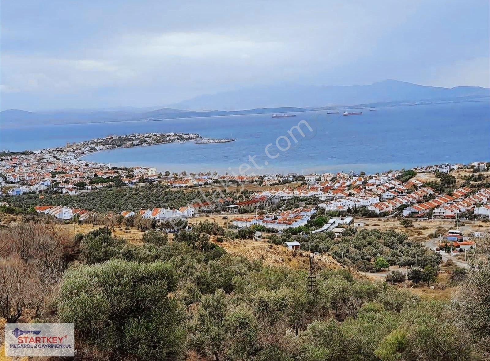 Dikili Çandarlı'da Satılık Villa İmarlı Yatırımlık Arsa